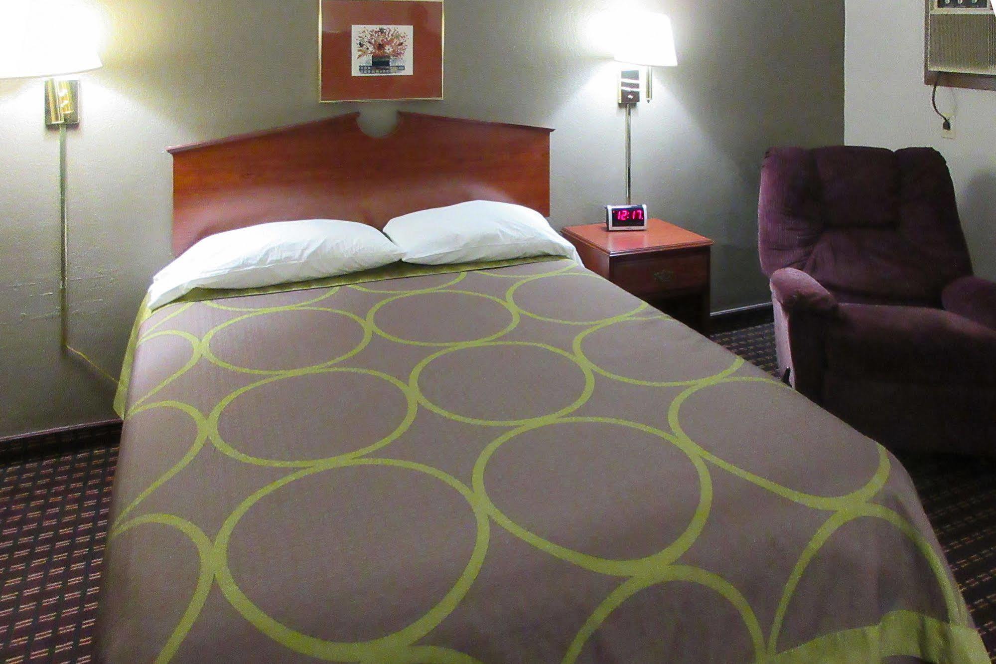 Rodeway Inn Saint Joseph Esterno foto